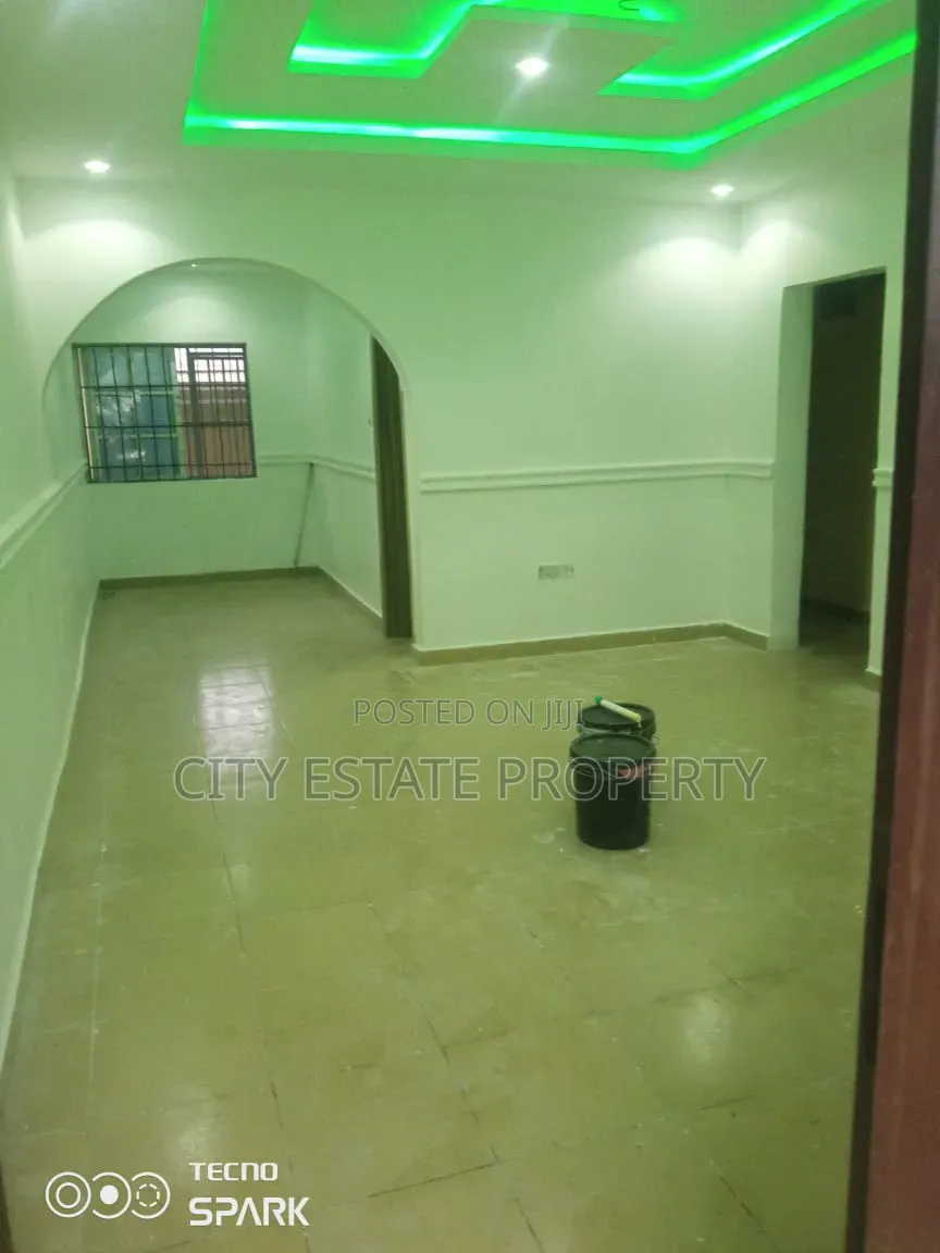 2bdrm Block of Flats in City Estate, Obio-Akpor for rent