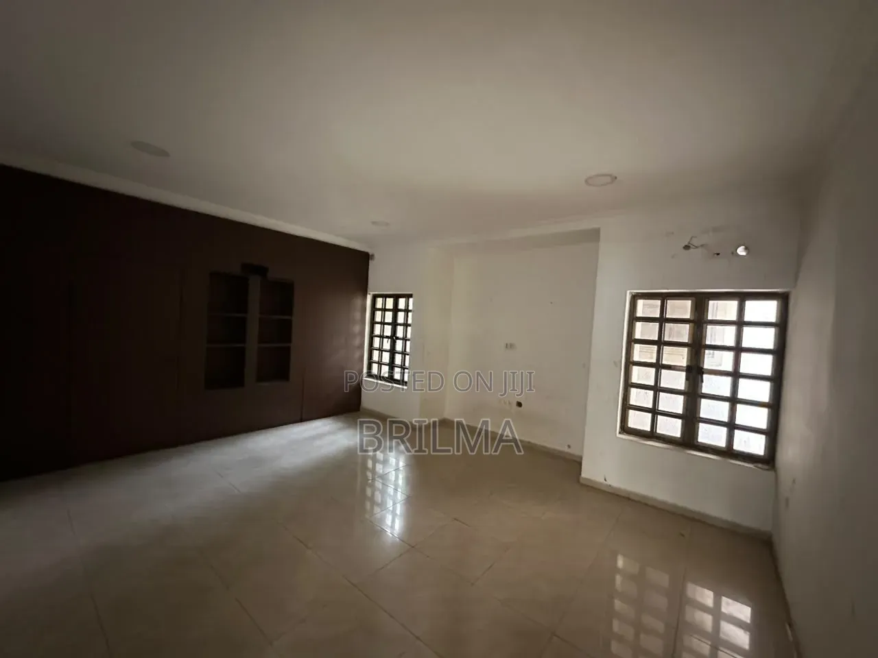 5bdrm Duplex in Wuse 2 for sale
