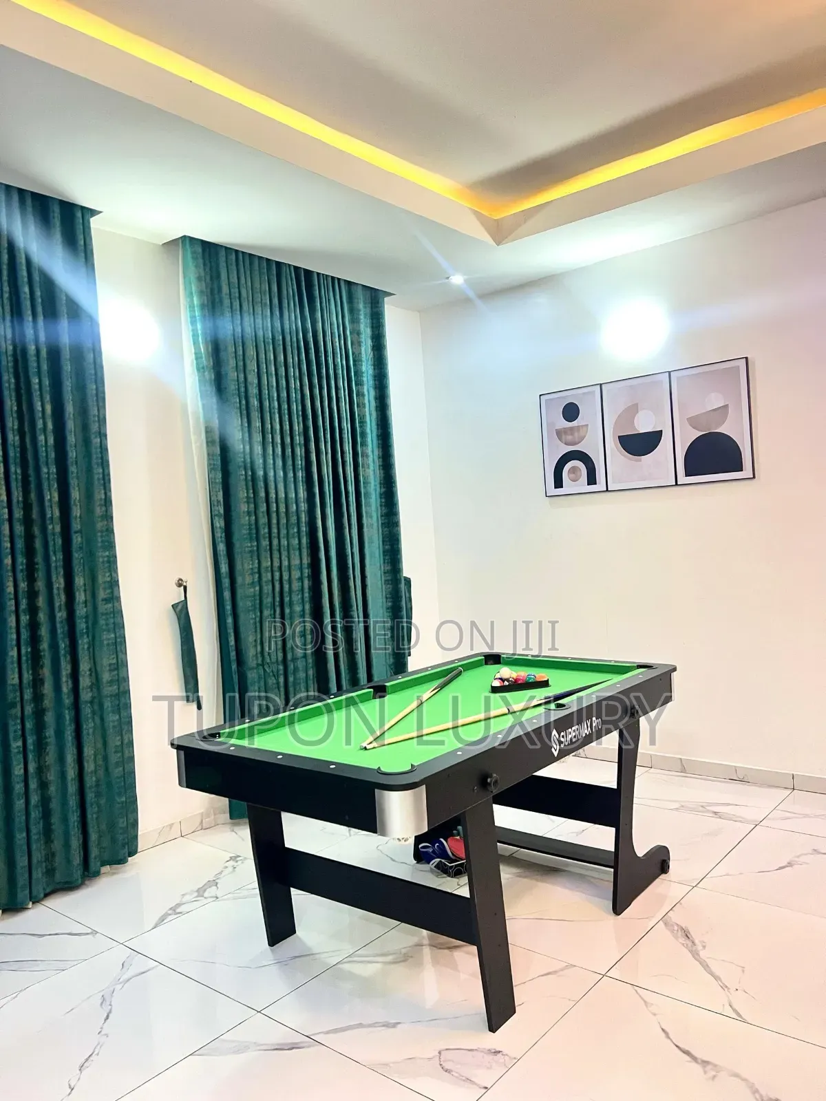 Gwarimpa: Luxury 1 Bedroom With Snooker, Tennis, Balcony Etc