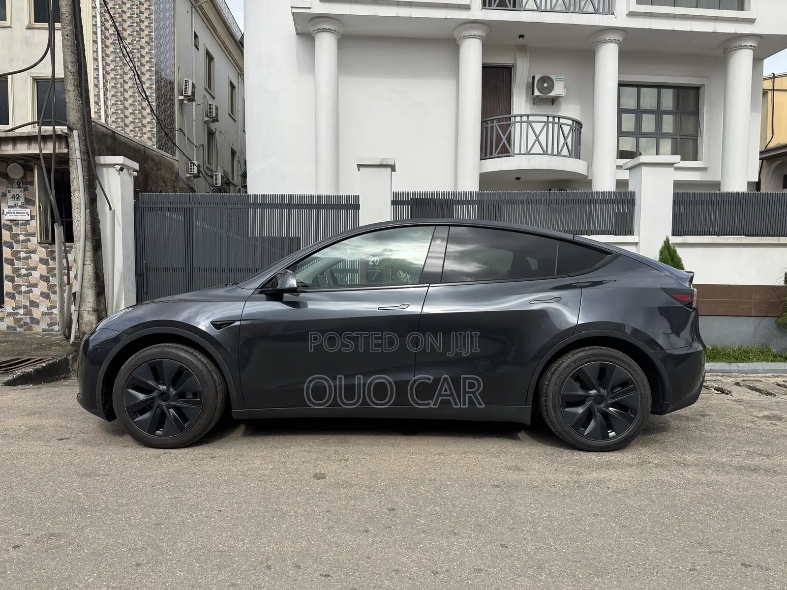 Tesla Model Y Long Range RWD 2024 Gray