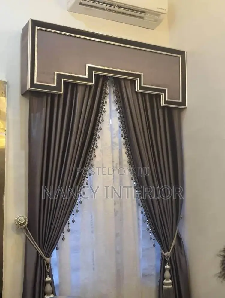 High Quality Stock Curtains With Board