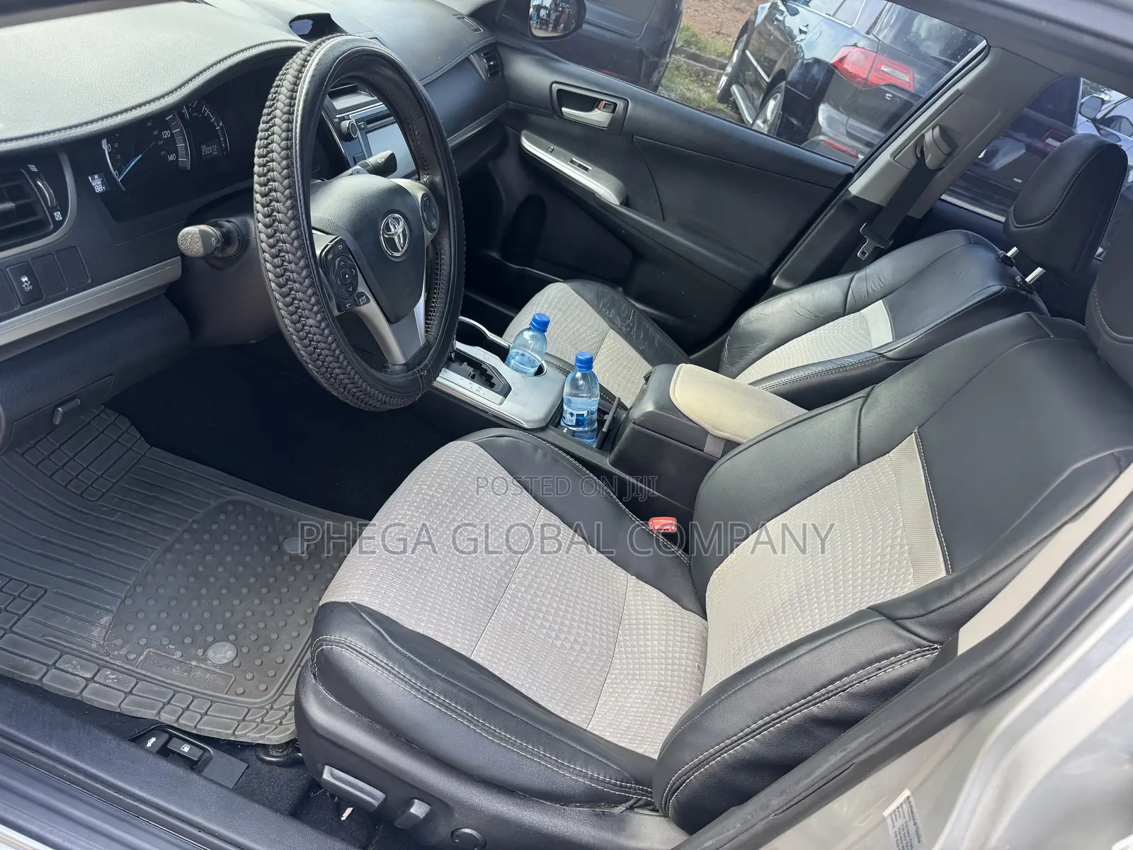 Toyota Camry SE 4dr Sedan (2.5L 4cyl 6A) 2013 Silver