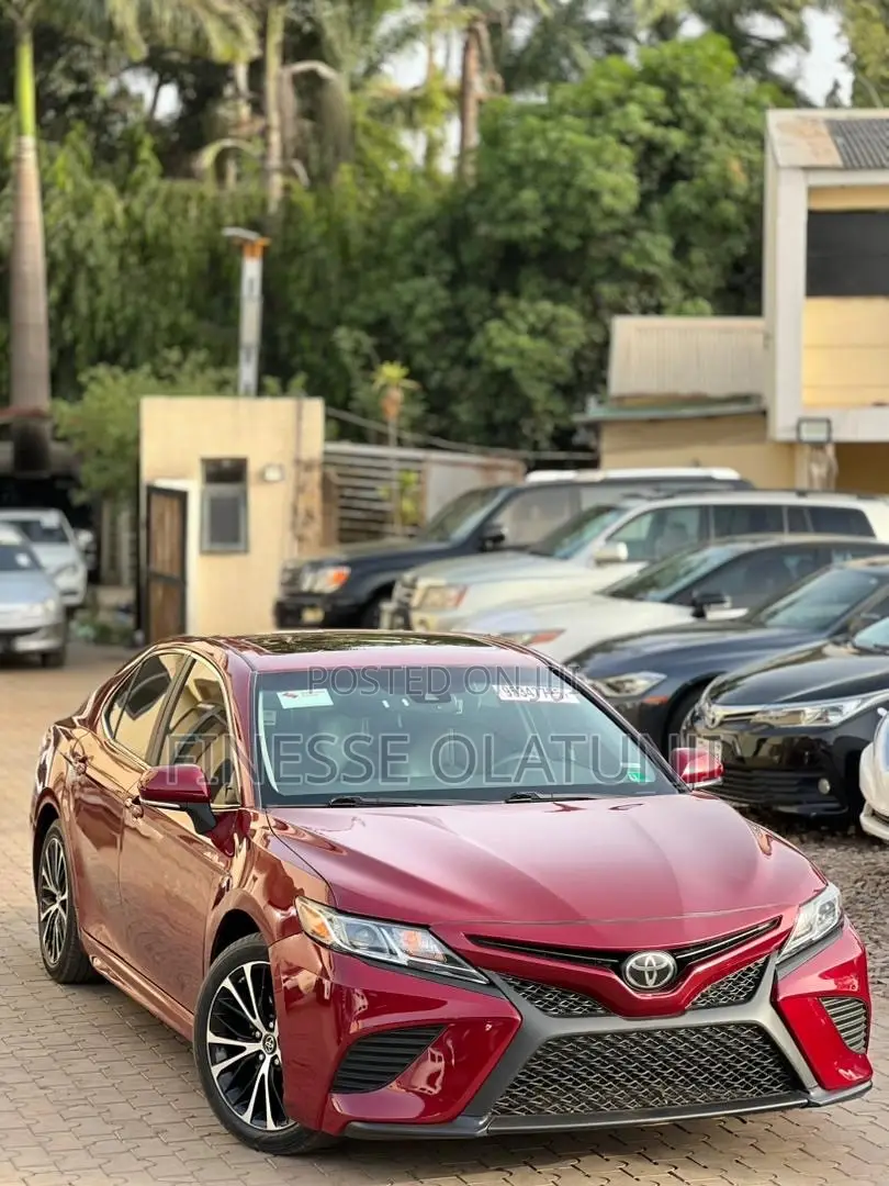 Toyota Camry SE (2.5L 4cyl 8A) 2019 Red