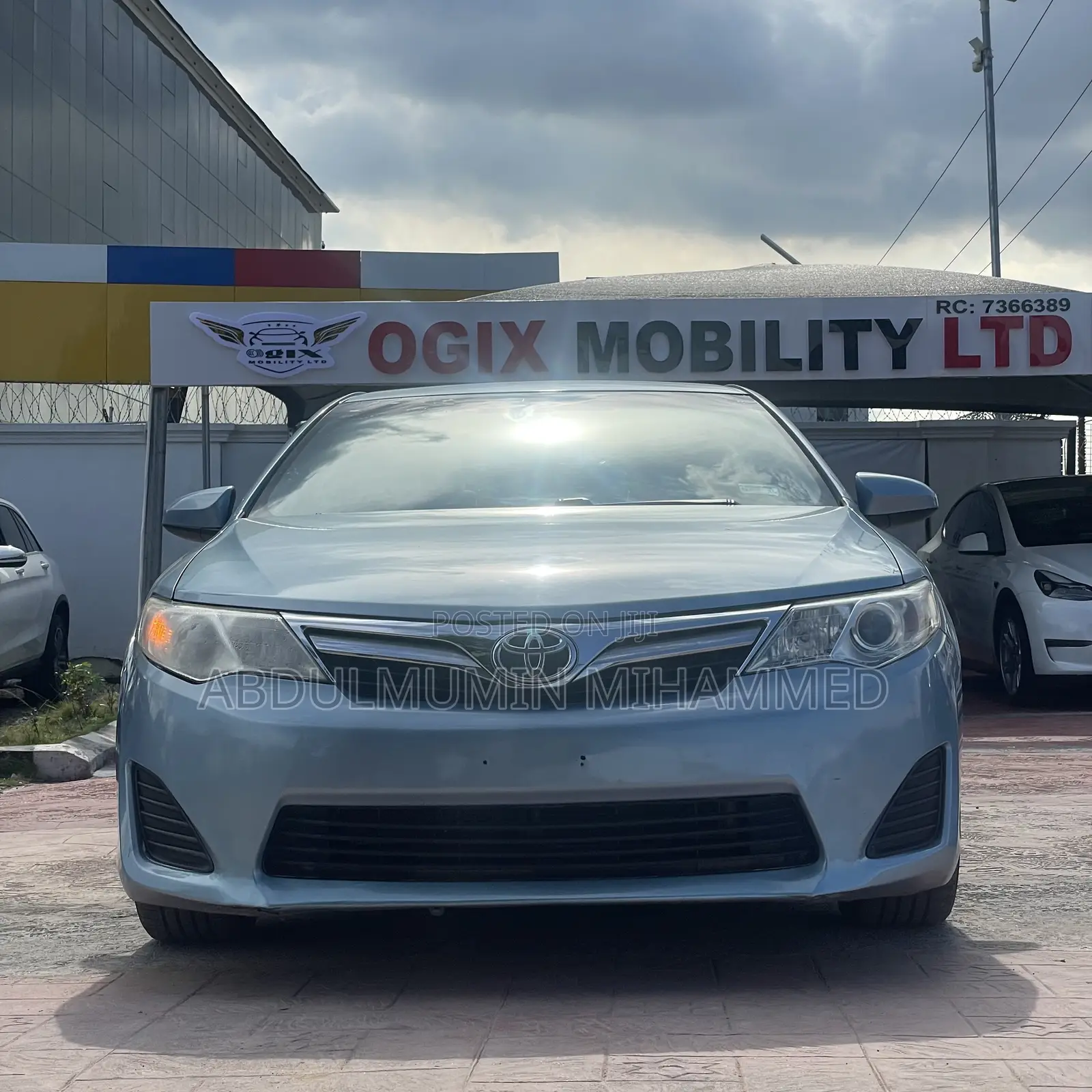 Toyota Camry LE 4dr Sedan (2.5L 4cyl 6A) 2012