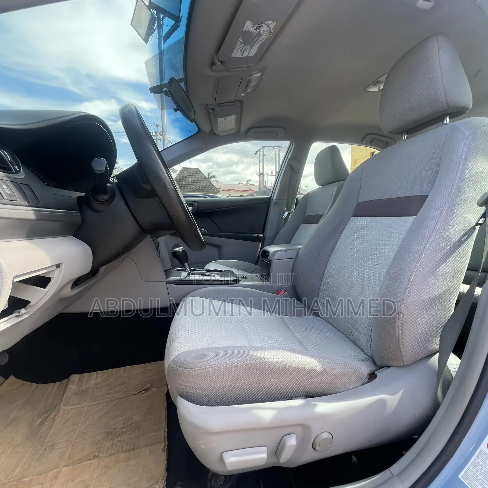 Toyota Camry LE 4dr Sedan (2.5L 4cyl 6A) 2012