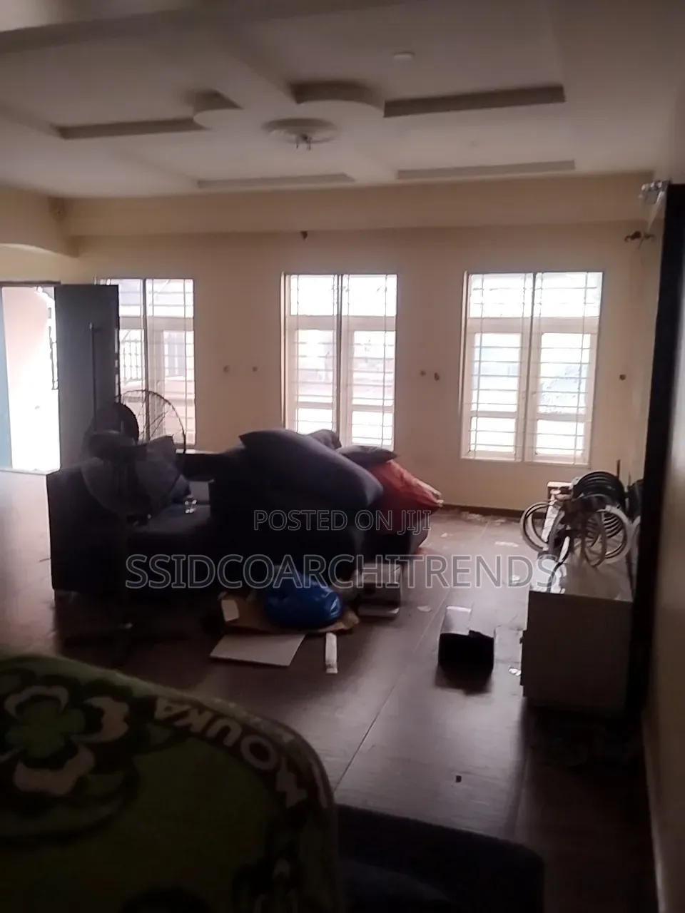 4bdrm Duplex in Chevron for rent