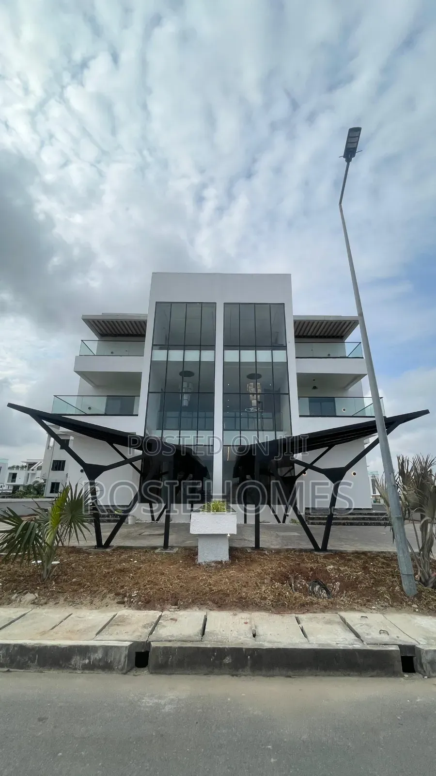 5bdrm Duplex in Ikate for sale