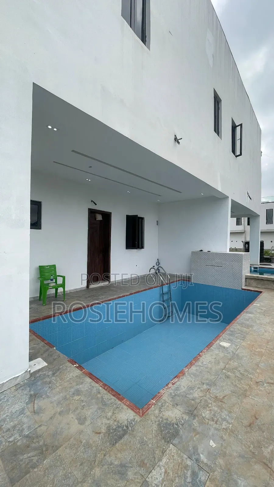 5bdrm Duplex in Ikate for sale