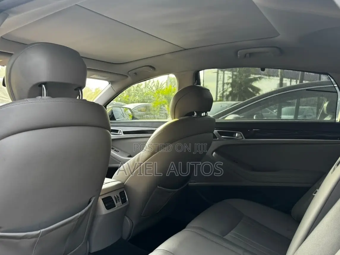 Hyundai Genesis 3.8 4dr Sedan (3.8L 6cyl 8A) 2015 Teal