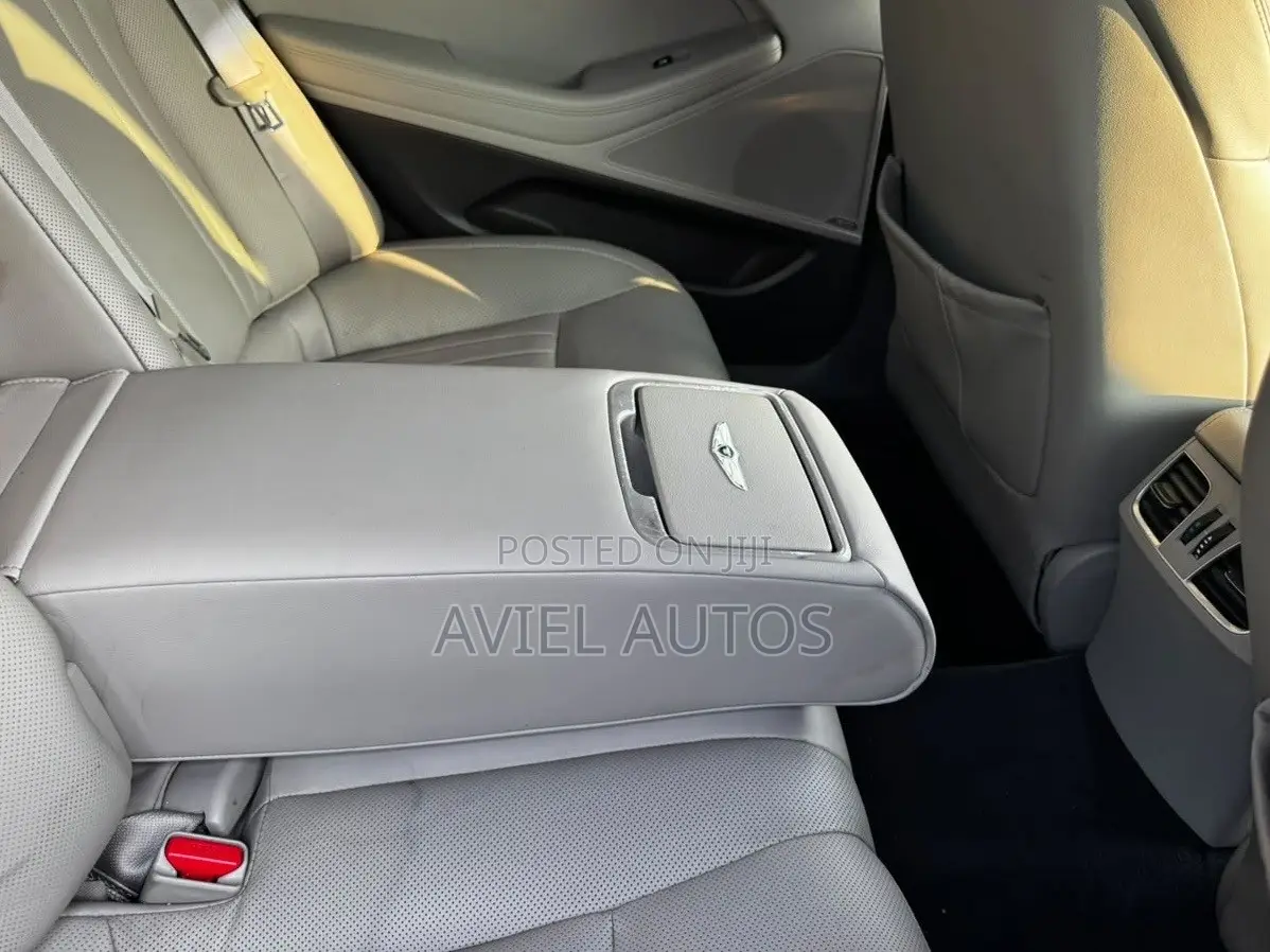 Hyundai Genesis 3.8 4dr Sedan (3.8L 6cyl 8A) 2015 Teal