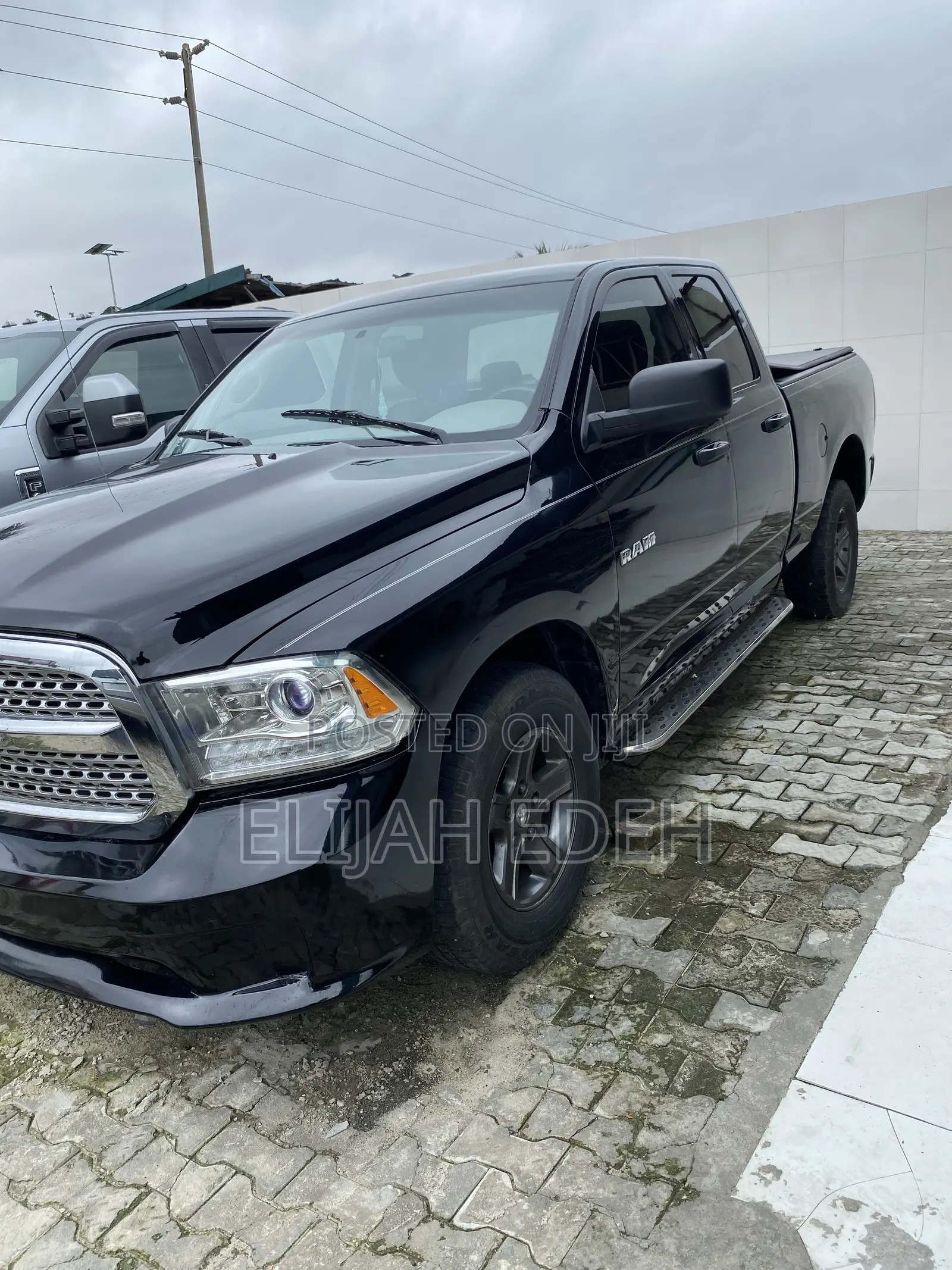 Dodge RAM 1500 Crew Cab 4x4 Laramie 2010 Black