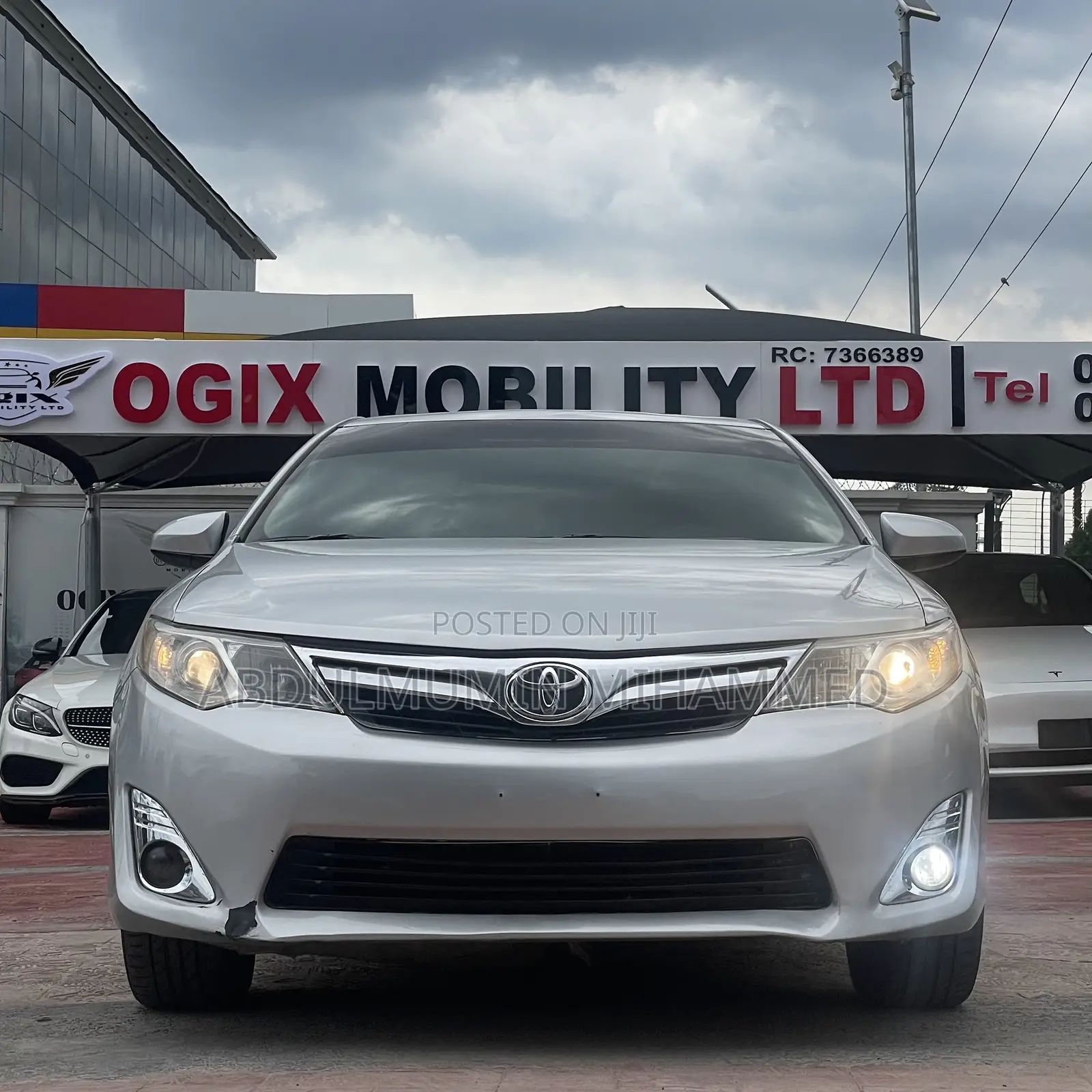 Toyota Camry XLE 4dr Sedan (2.5L 4cyl 6A) 2013 Silver