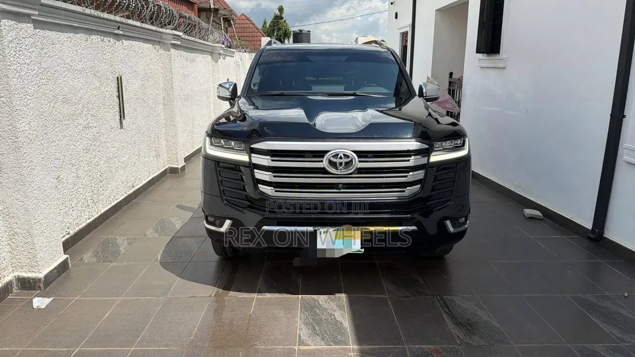 Toyota Land Cruiser 2023 Black