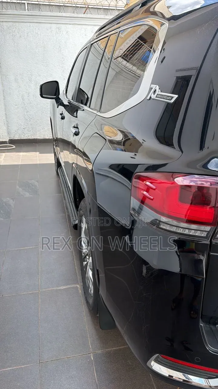 Toyota Land Cruiser 2023 Black