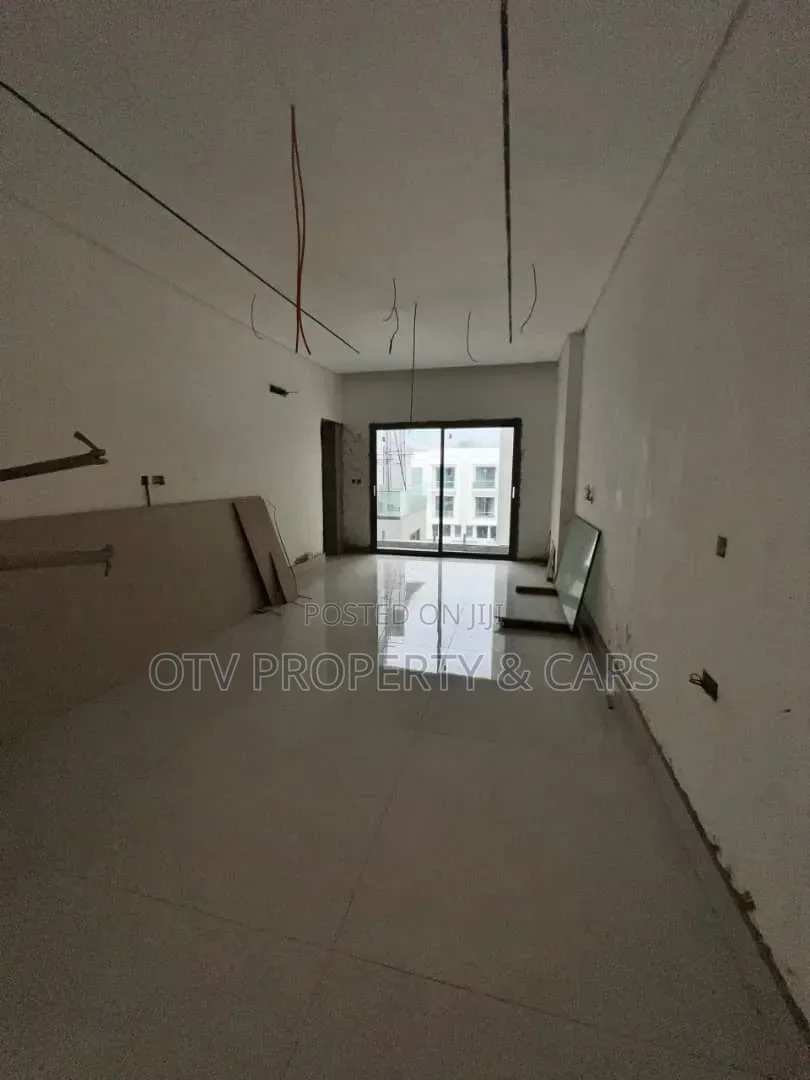 4bdrm Apartment in Banana Island for sale