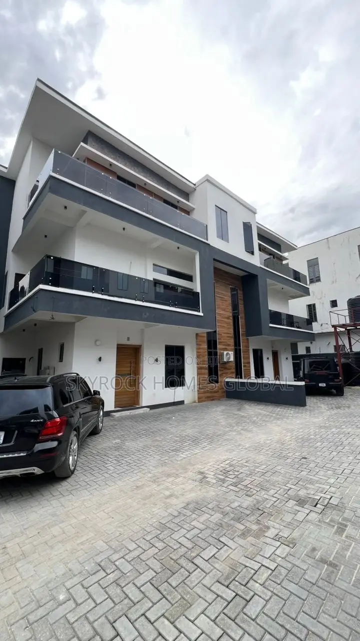 5bdrm Duplex in Ikate for rent