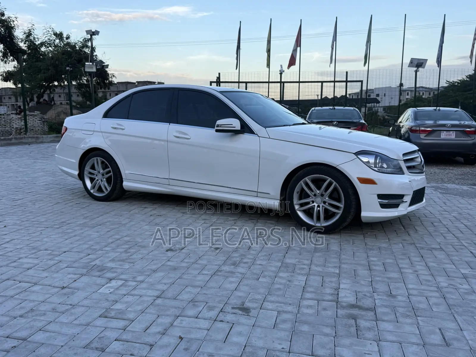 Mercedes-Benz C300 Sport 4Matic Sedan AWD (3.5L 6cyl 7A) 2014 White