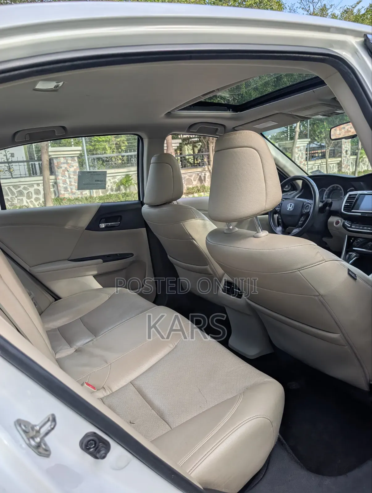 Honda Accord Touring 4dr Sedan FWD (3.5L 6cyl 6A) 2016 White