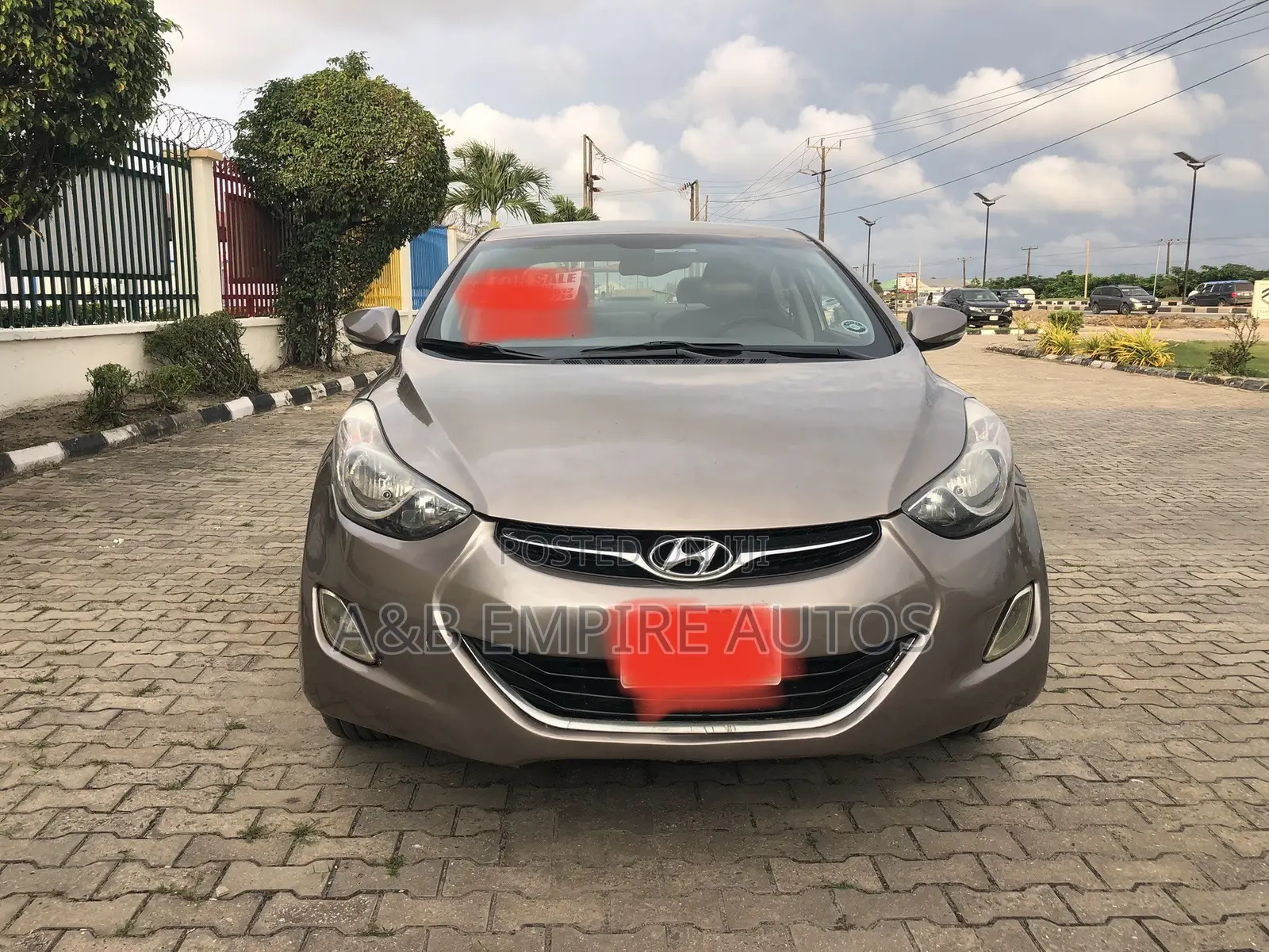 Hyundai Elantra 2013 Gold