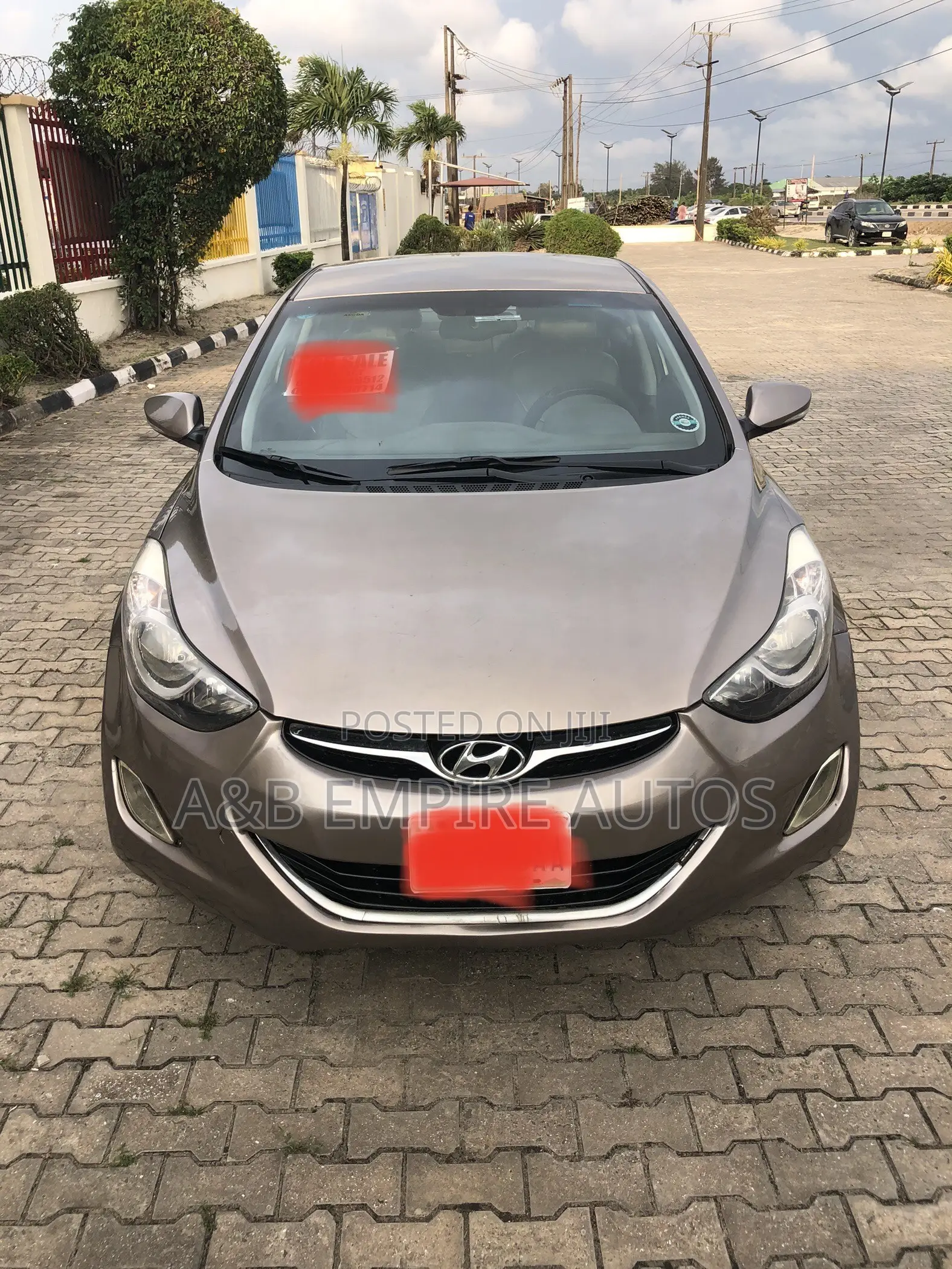 Hyundai Elantra 2013 Gold