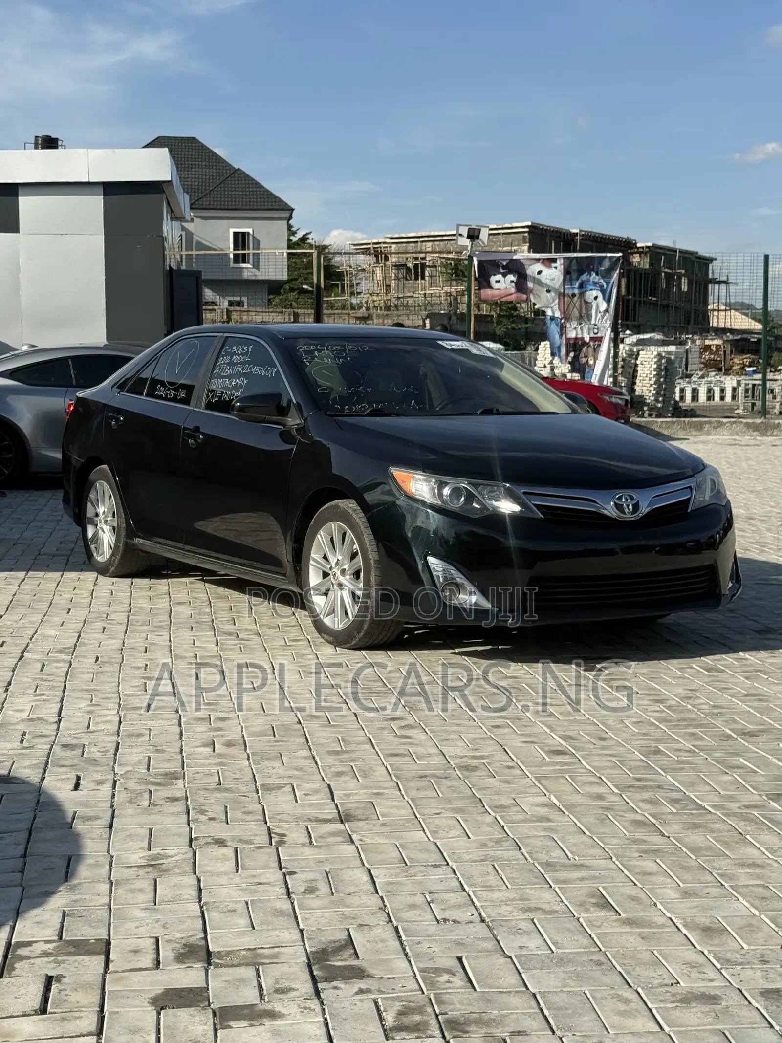 Toyota Camry XLE V6 4dr Sedan (3.5L 6cyl 6A) 2013 Gray