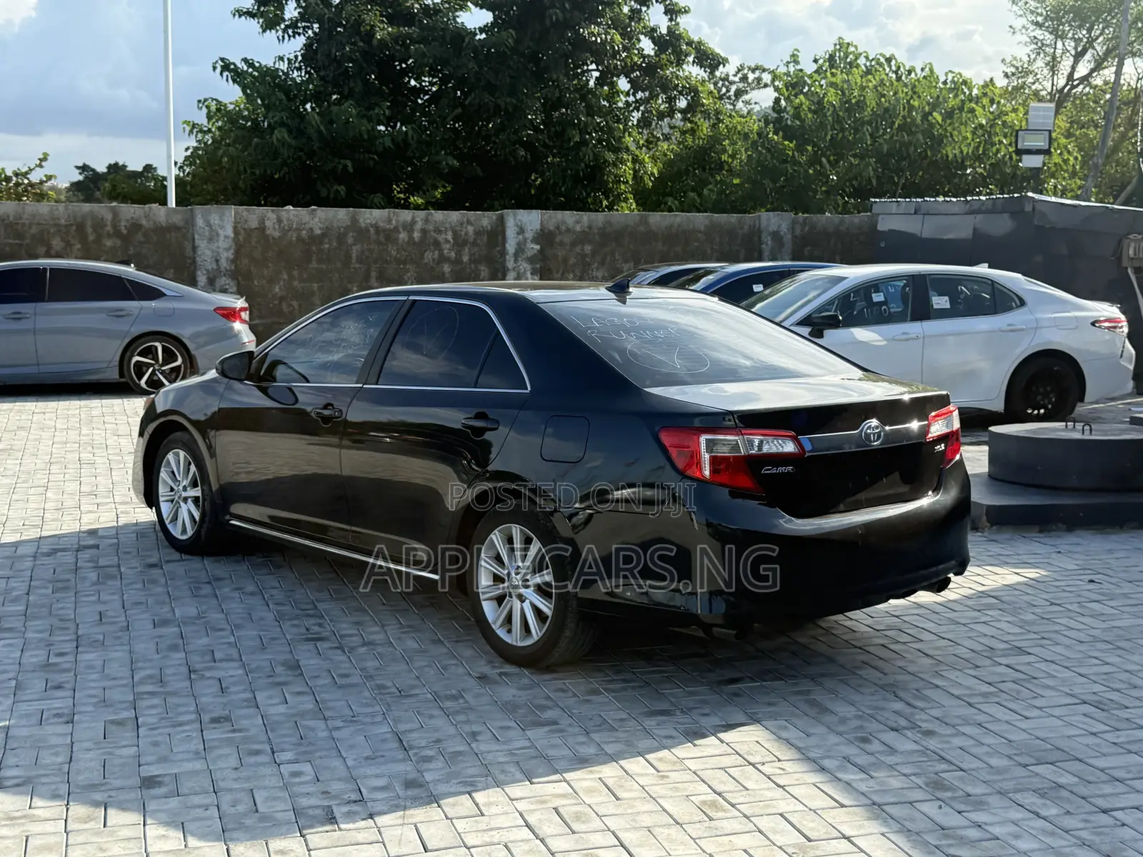 Toyota Camry XLE V6 4dr Sedan (3.5L 6cyl 6A) 2013 Gray