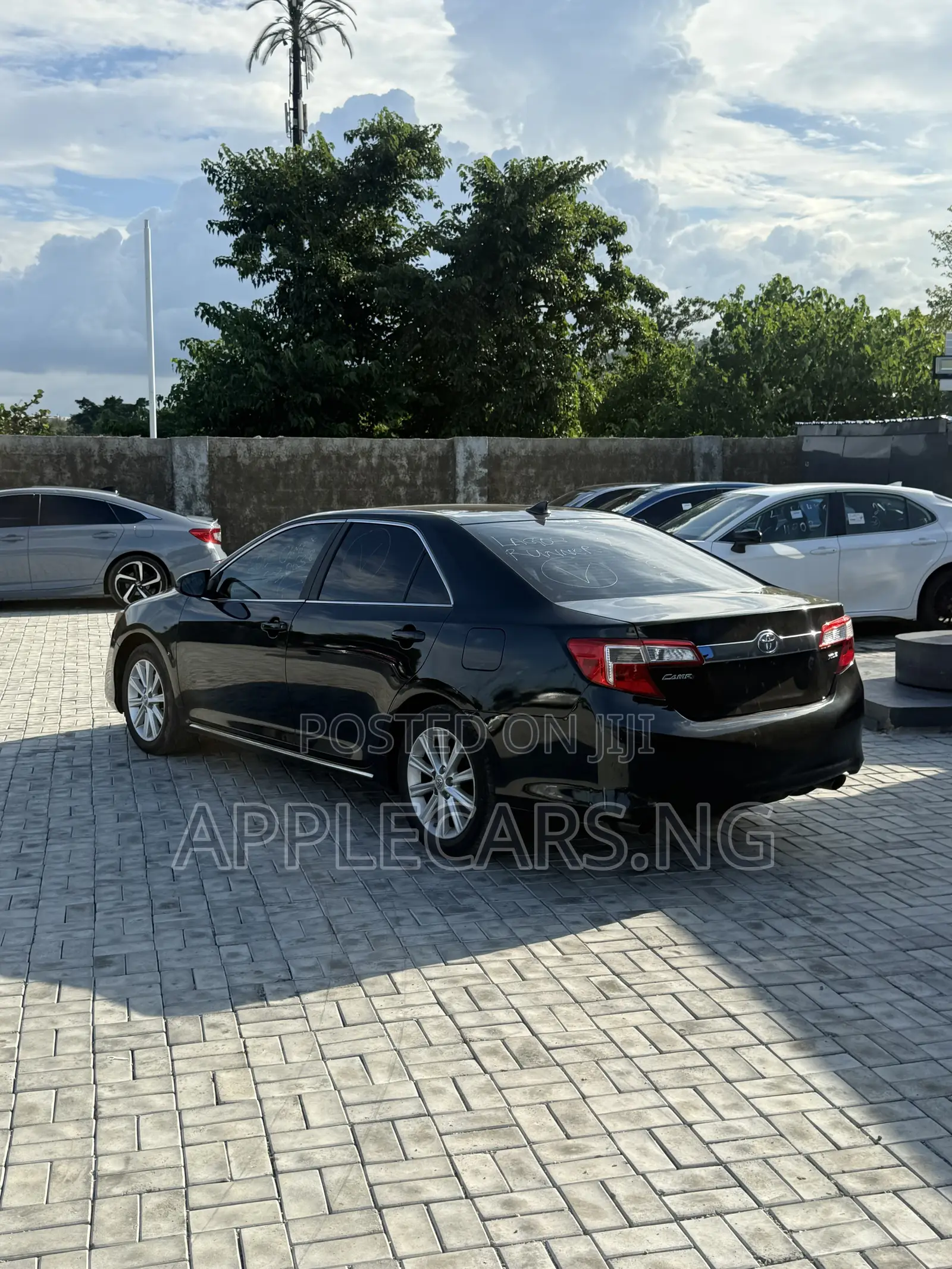 Toyota Camry XLE V6 4dr Sedan (3.5L 6cyl 6A) 2013 Gray