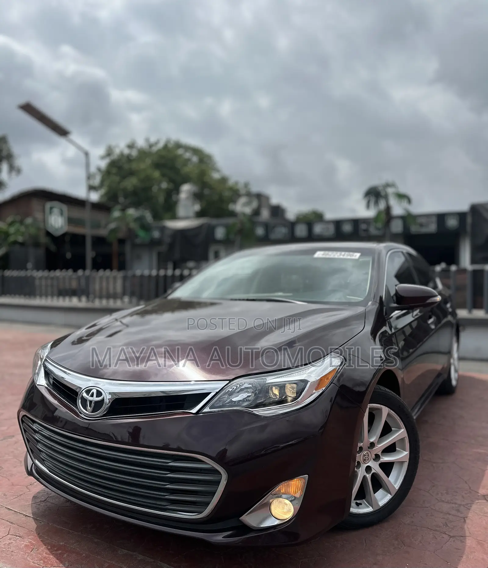 Toyota Avalon Limited Sedan FWD (3.5L 6cyl 6A) 2013 Burgundy