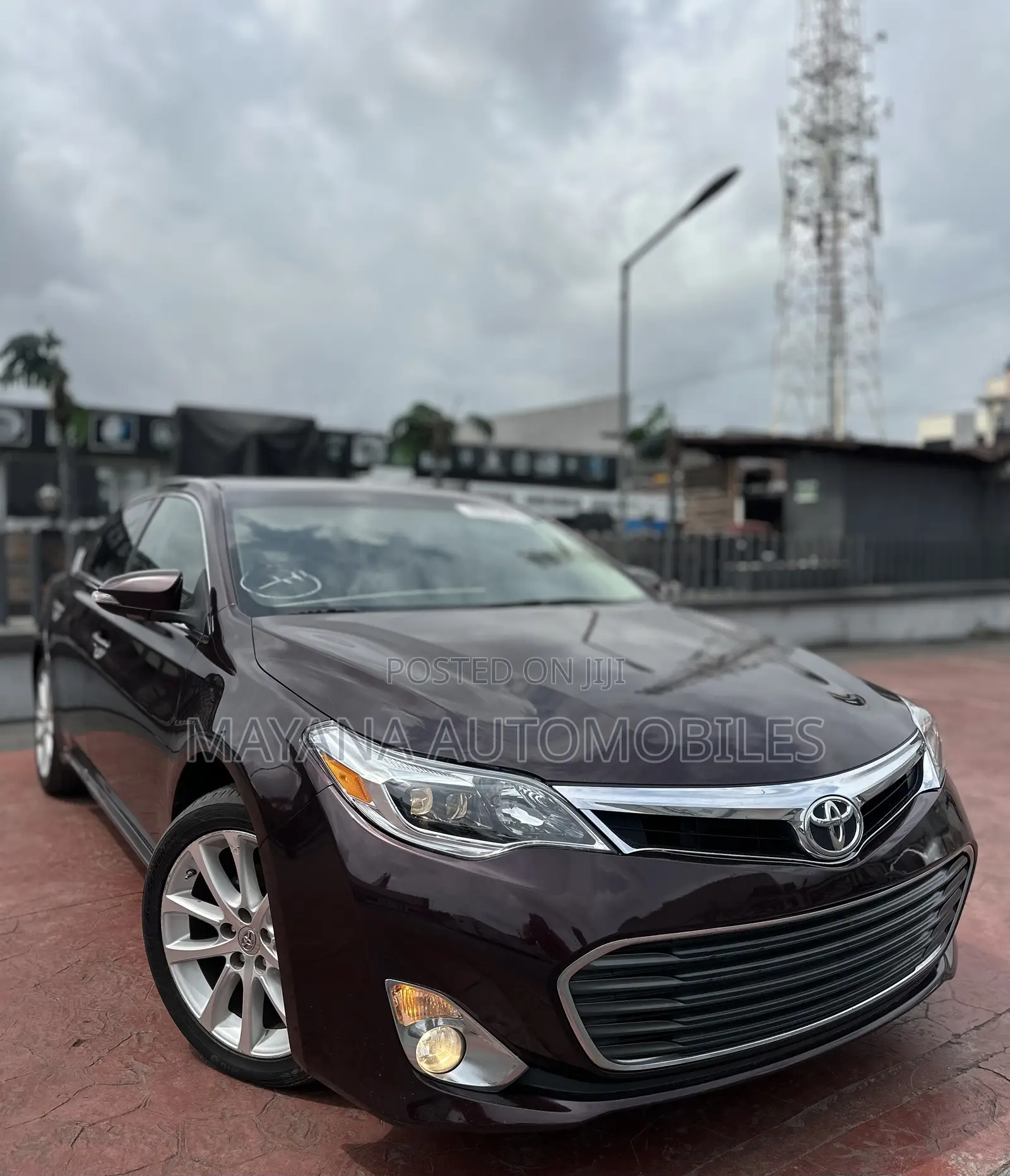 Toyota Avalon Limited Sedan FWD (3.5L 6cyl 6A) 2013 Burgundy