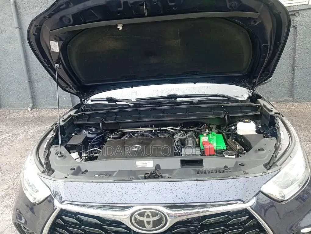 Toyota Highlander 2022 Blue