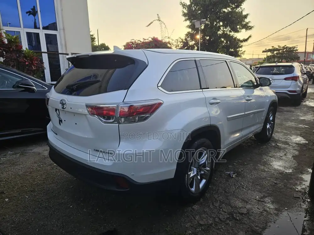 Toyota Highlander Limited Platinum V6 4x2 (3.5L 6cyl 6A) 2016 White