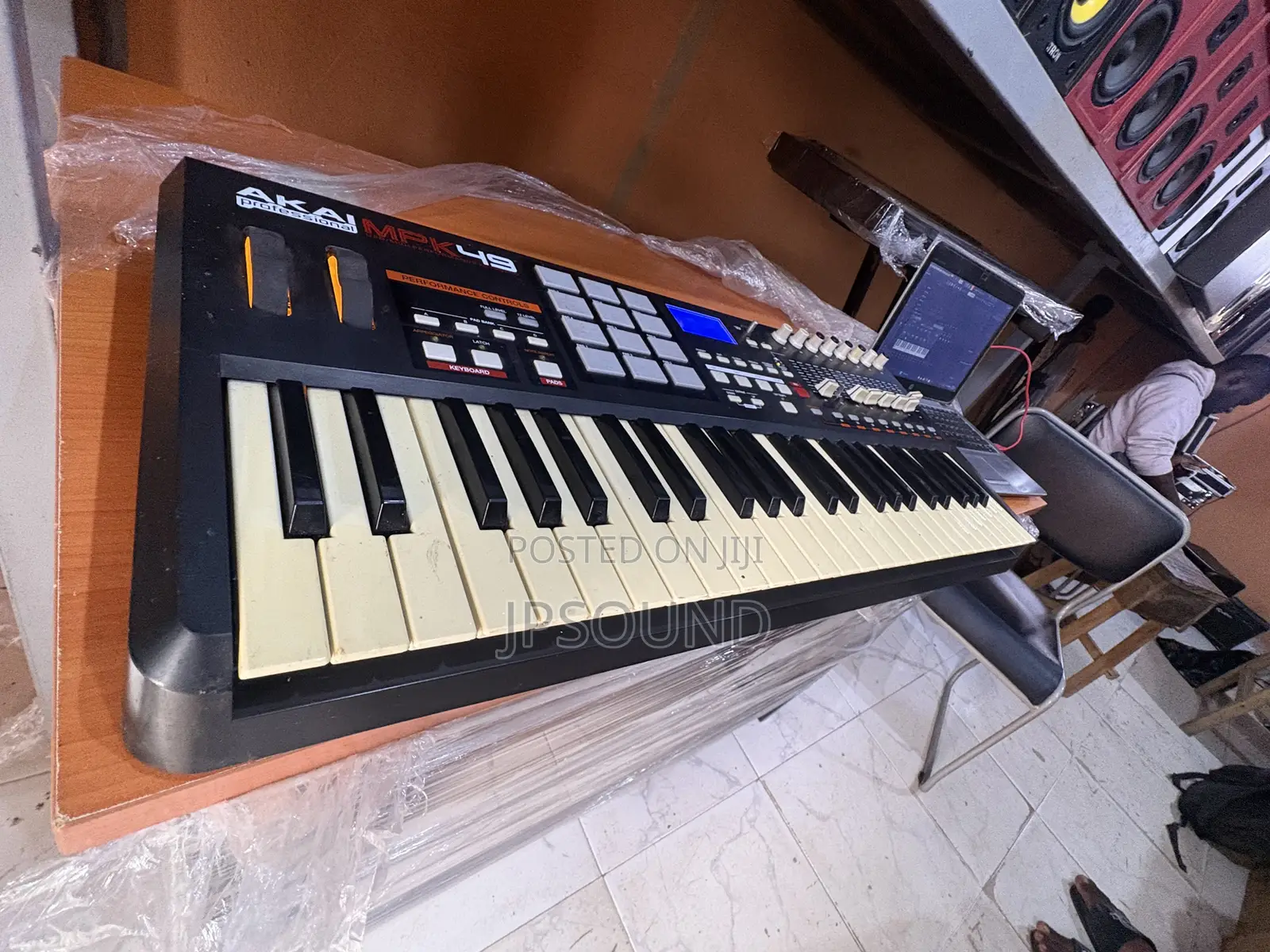 Akia MPK 49 Studio Midi Keyboard