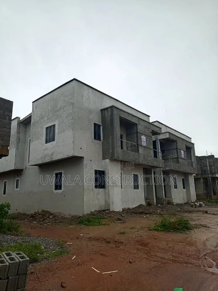 4bdrm Duplex in FHA for sale