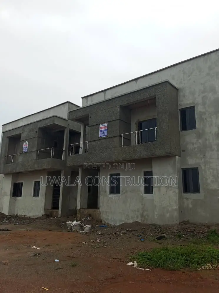 4bdrm Duplex in FHA for sale