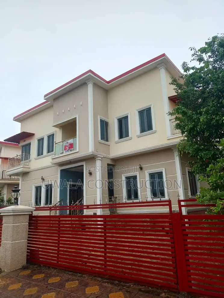 5bdrm Duplex in FHA for sale