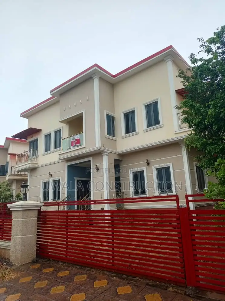5bdrm Duplex in FHA for sale