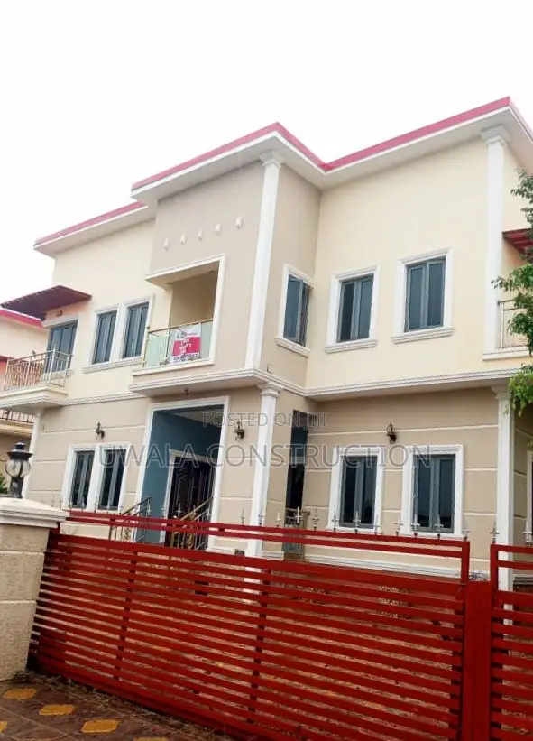 5bdrm Duplex in FHA for sale