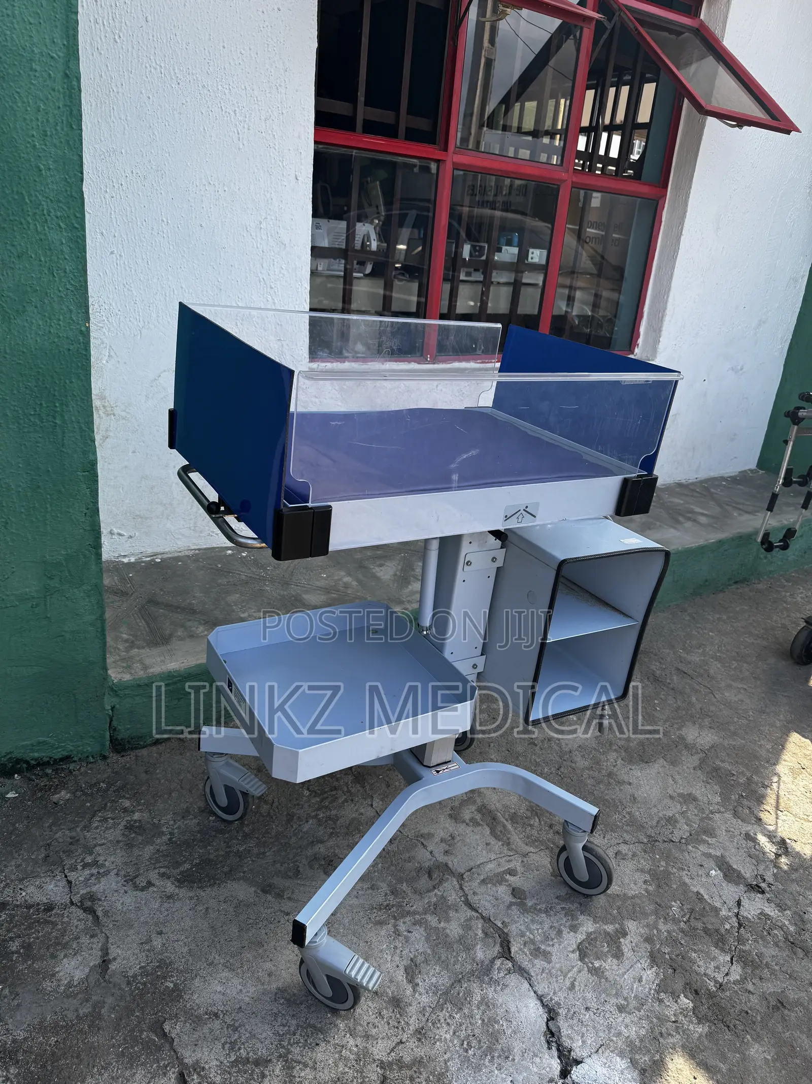 Kanmed Electric Neonatal/Baby Cot