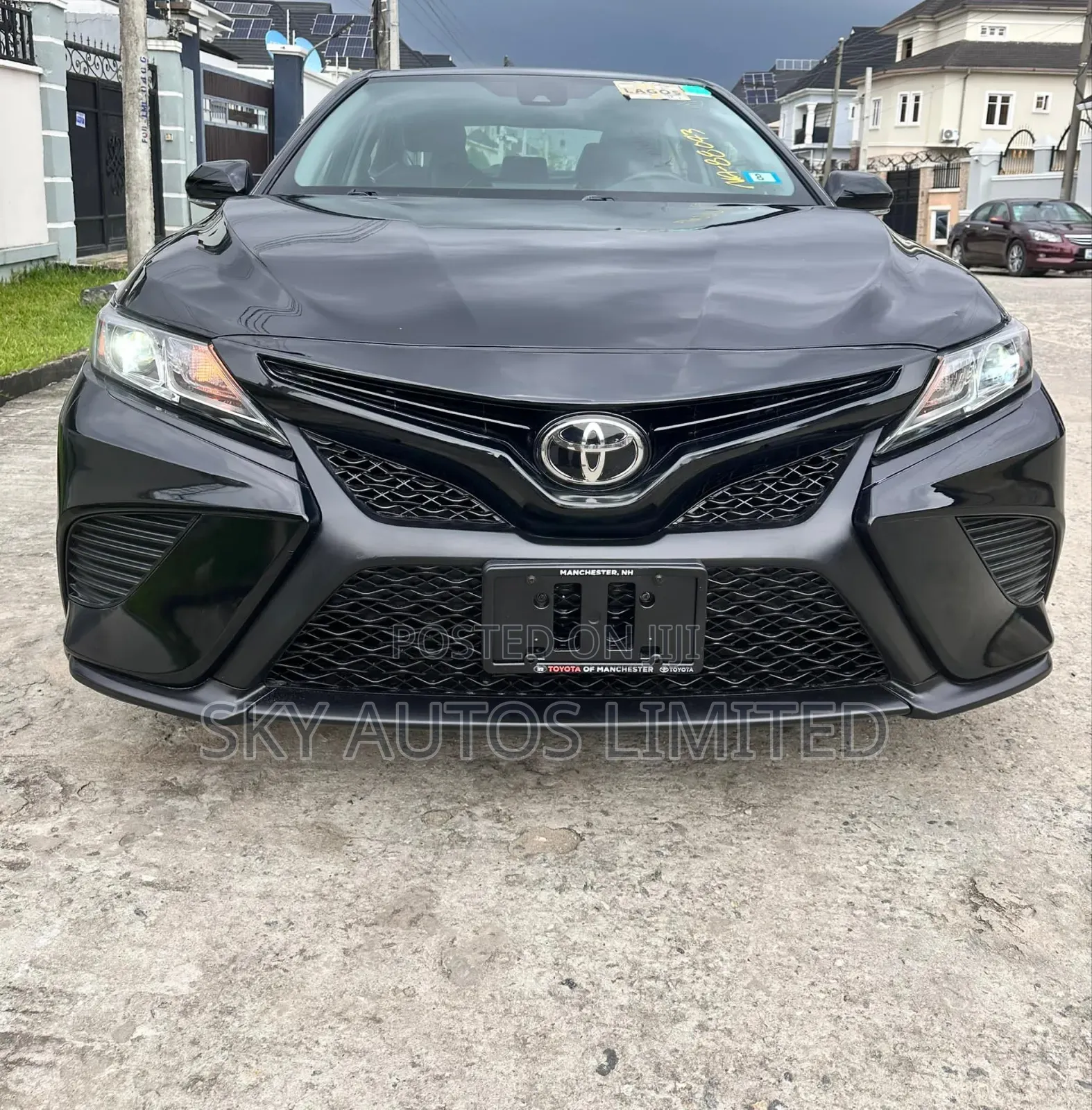 Toyota Camry SE 2022 Black
