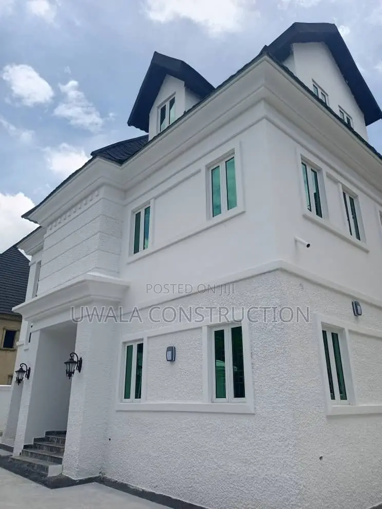 5bdrm Duplex in FHA for sale