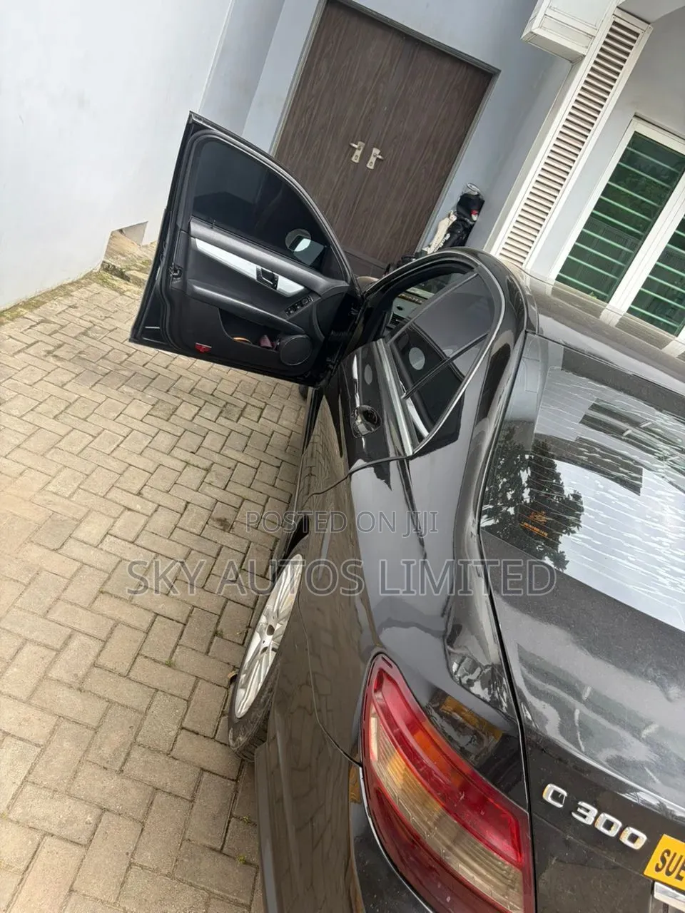 Mercedes-Benz C300 2009 Black