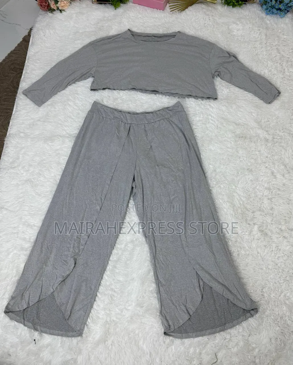Comfy Flow Luxe 2-Piece Lounge Wear Set 
Size: 5xl Only