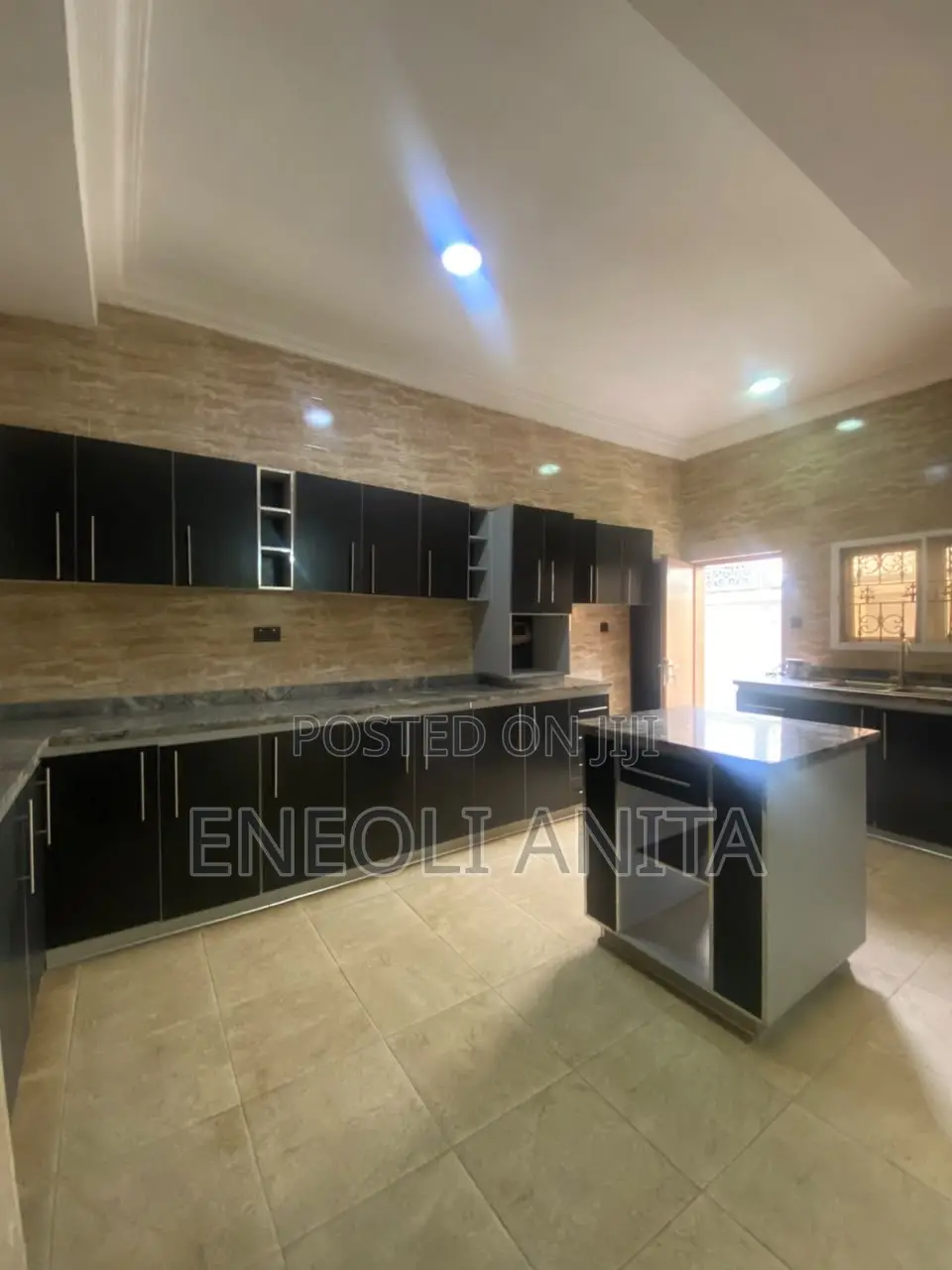6bdrm Duplex in Asokoro for sale