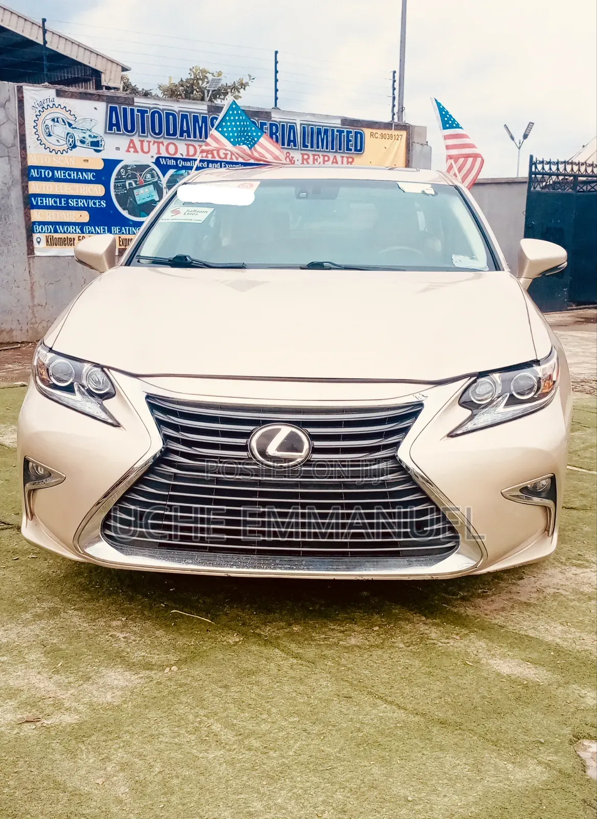 Lexus ES 2018 Gold