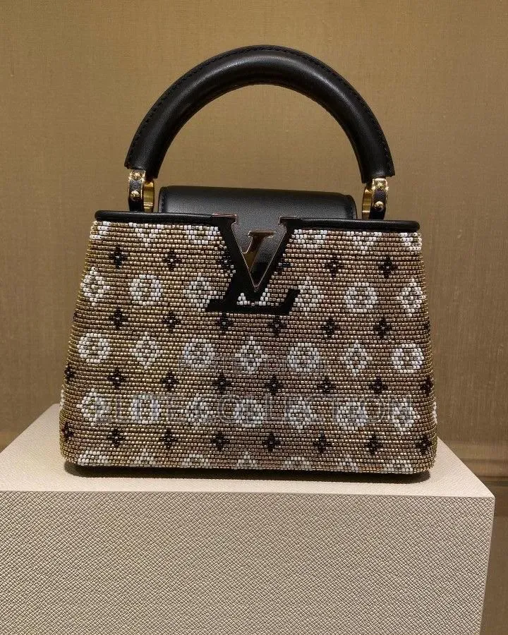 LouisVuitton Monogram Capucines
Comes in Displayed Size: Mini