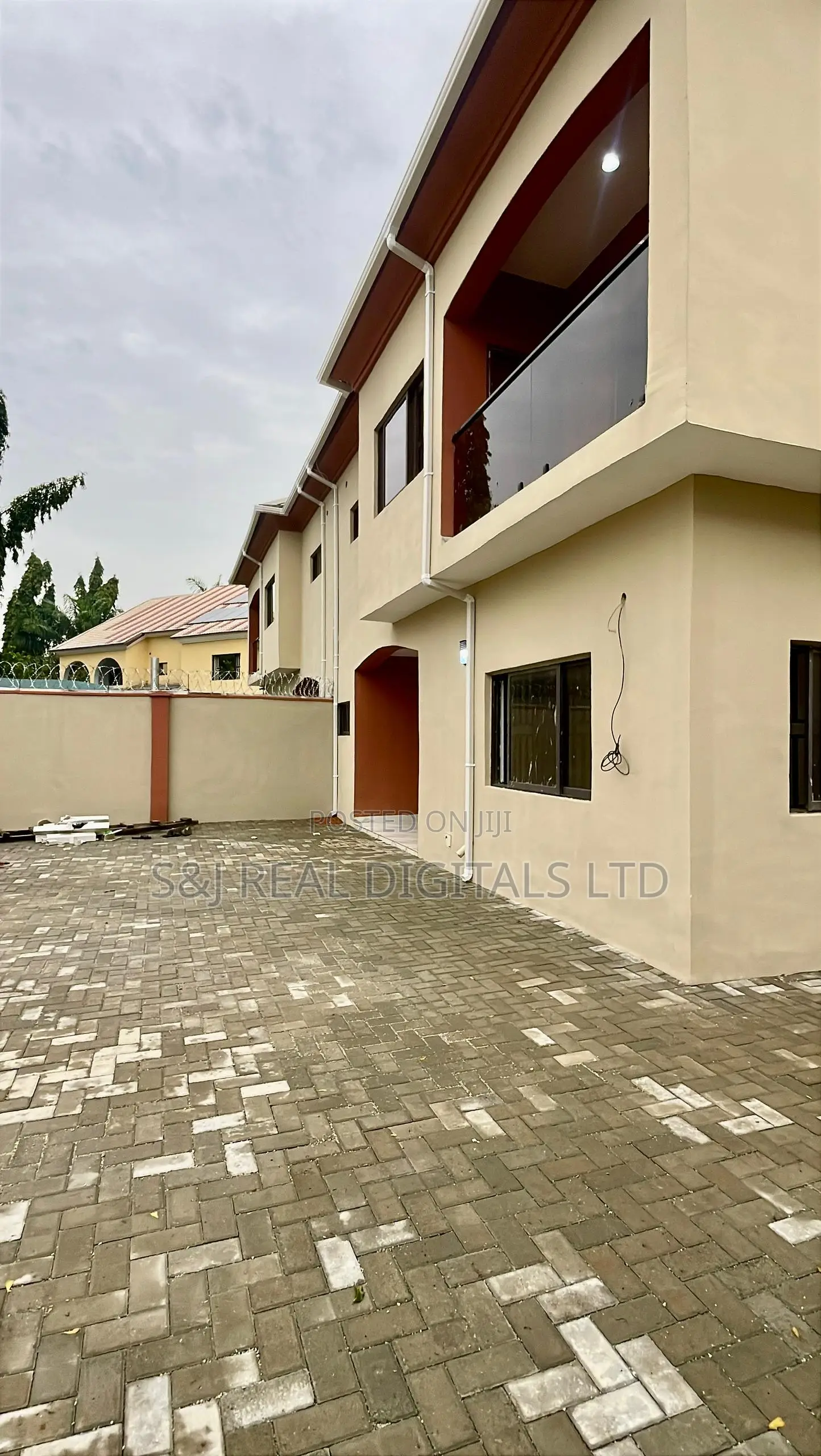 4bdrm Duplex in Life Camp for rent