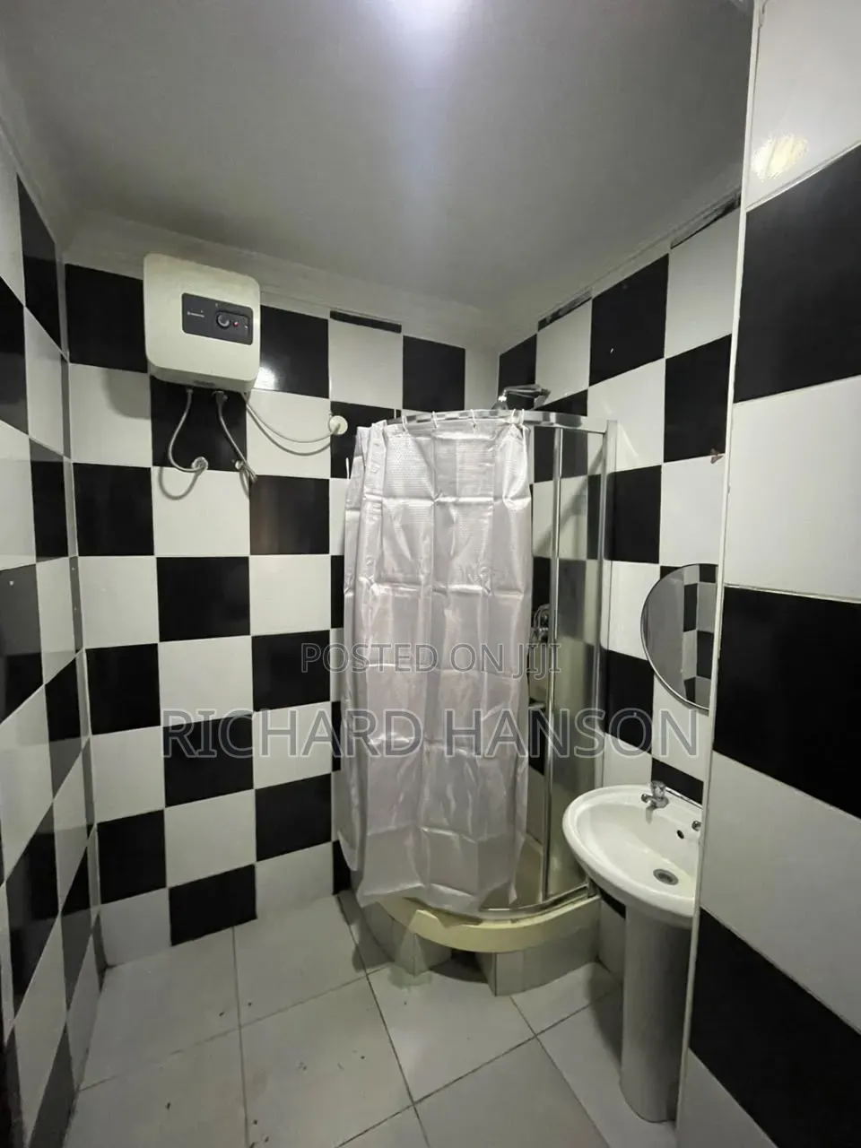 Furnished 1bdrm Shared Apartment in Non Flooded, Chevron for rent