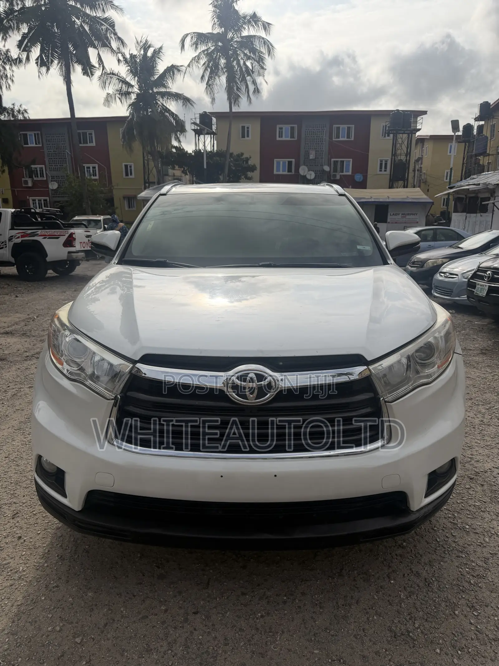 Toyota Highlander XLE 4dr SUV AWD (3.5L 6cyl 6A) 2015 White
