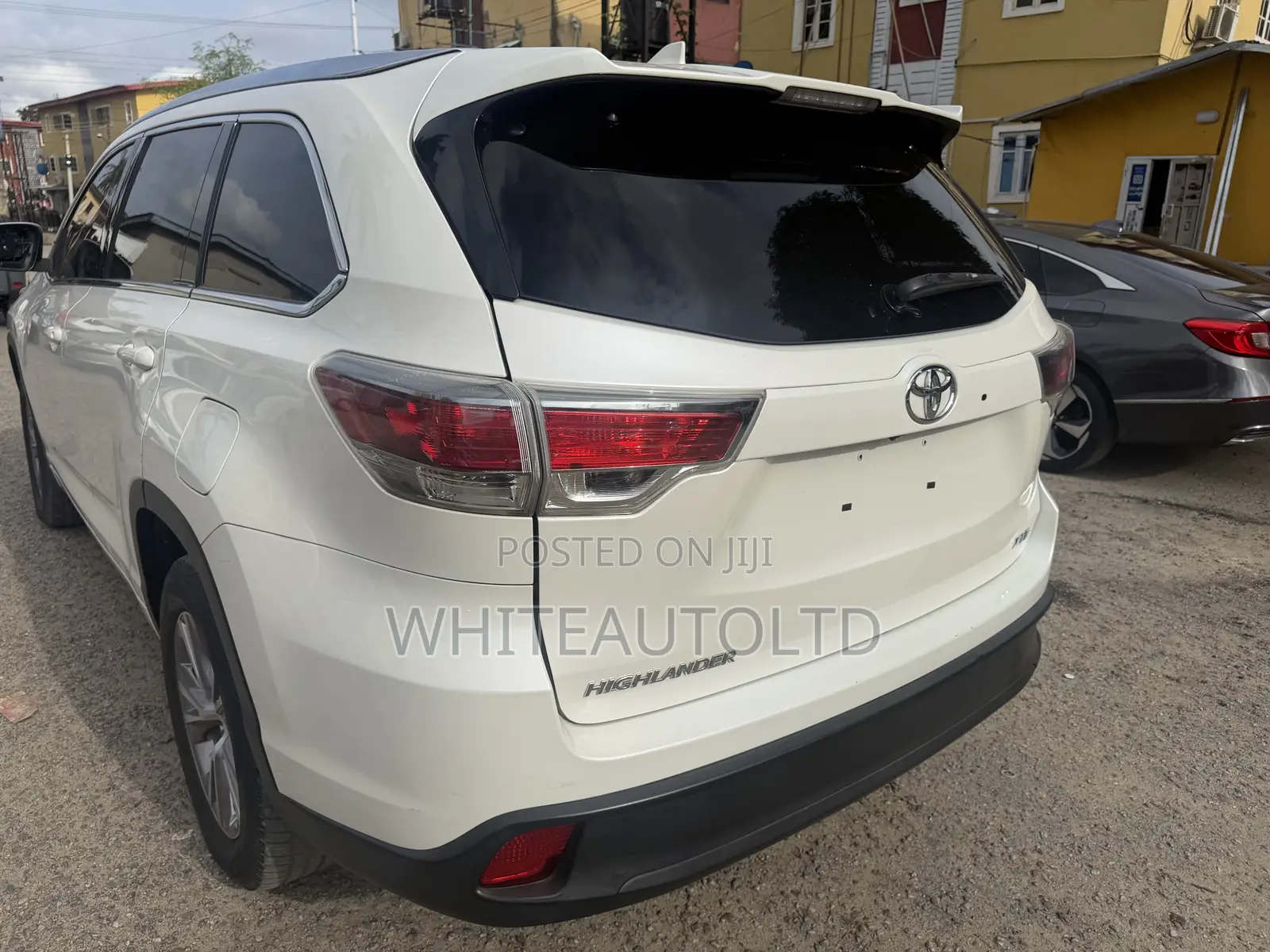 Toyota Highlander XLE 4dr SUV AWD (3.5L 6cyl 6A) 2015 White