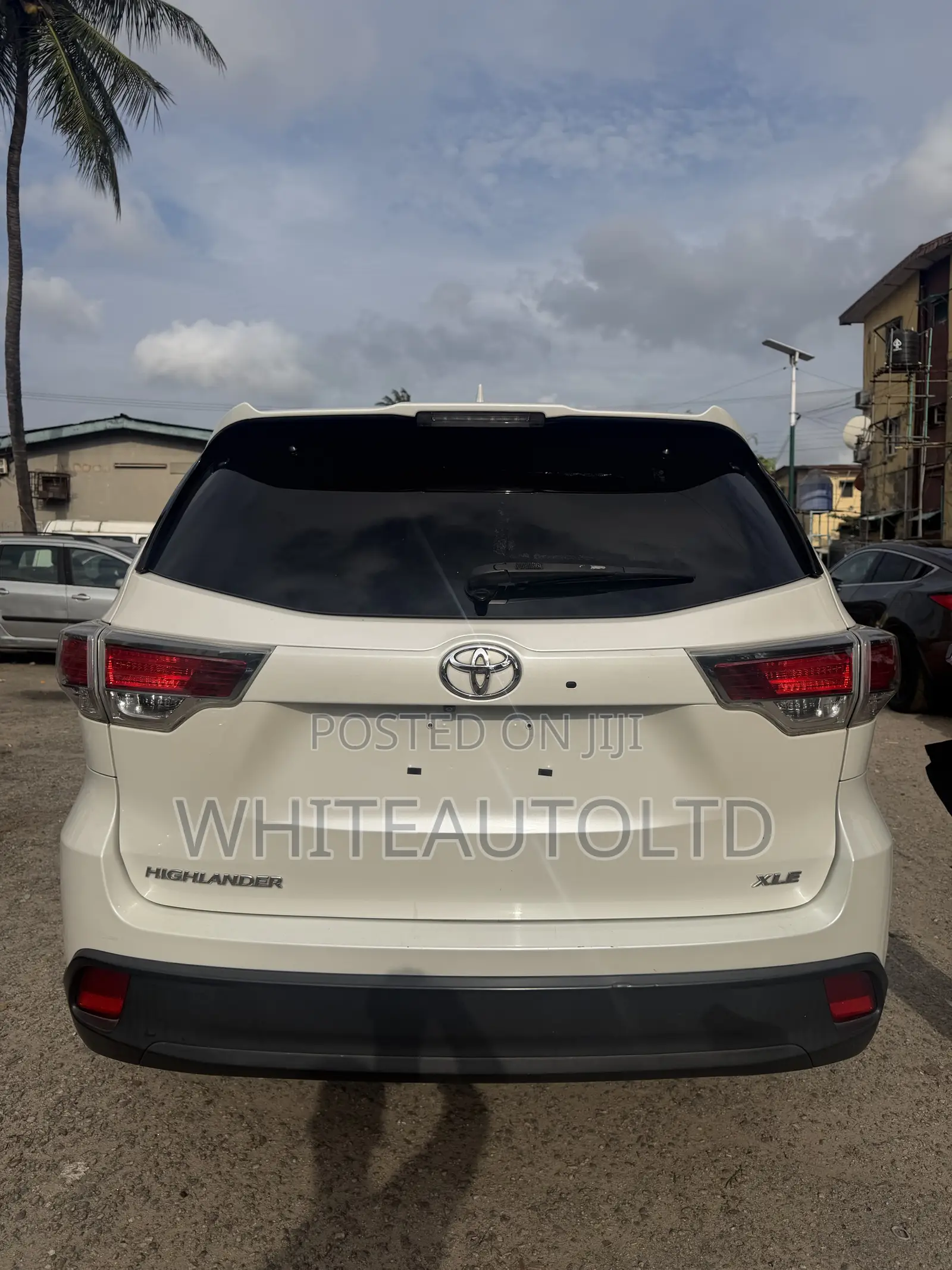 Toyota Highlander XLE 4dr SUV AWD (3.5L 6cyl 6A) 2015 White